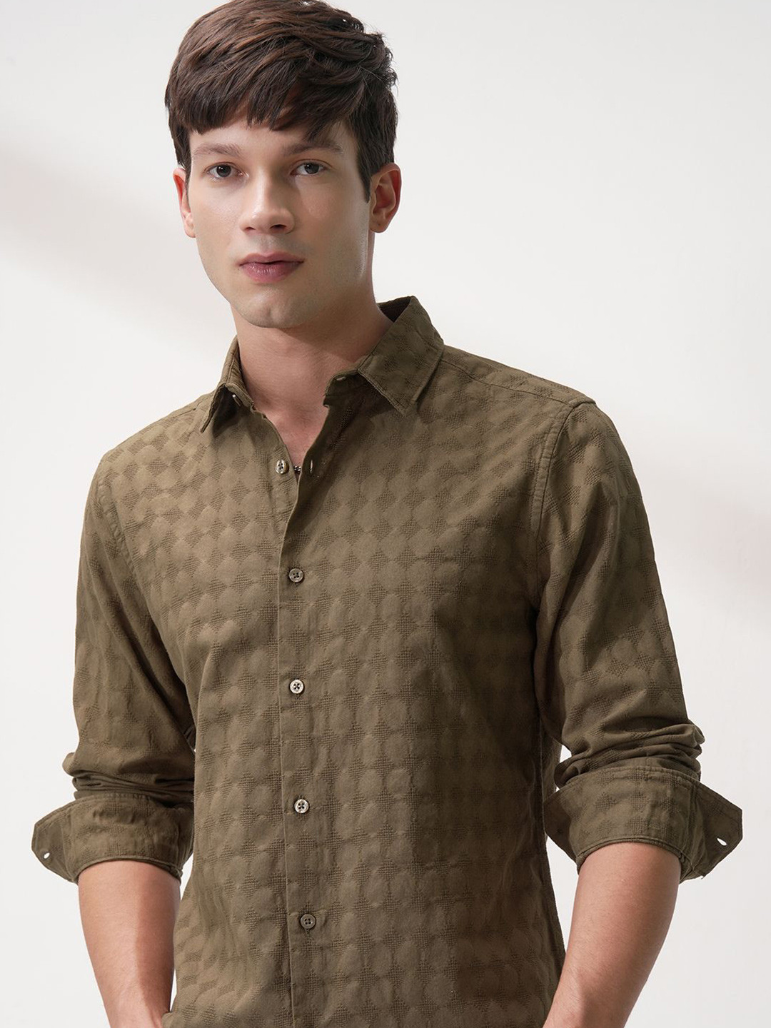 HIGHLANDER Men Comfort Slim Fit Opaque Casual Shirt