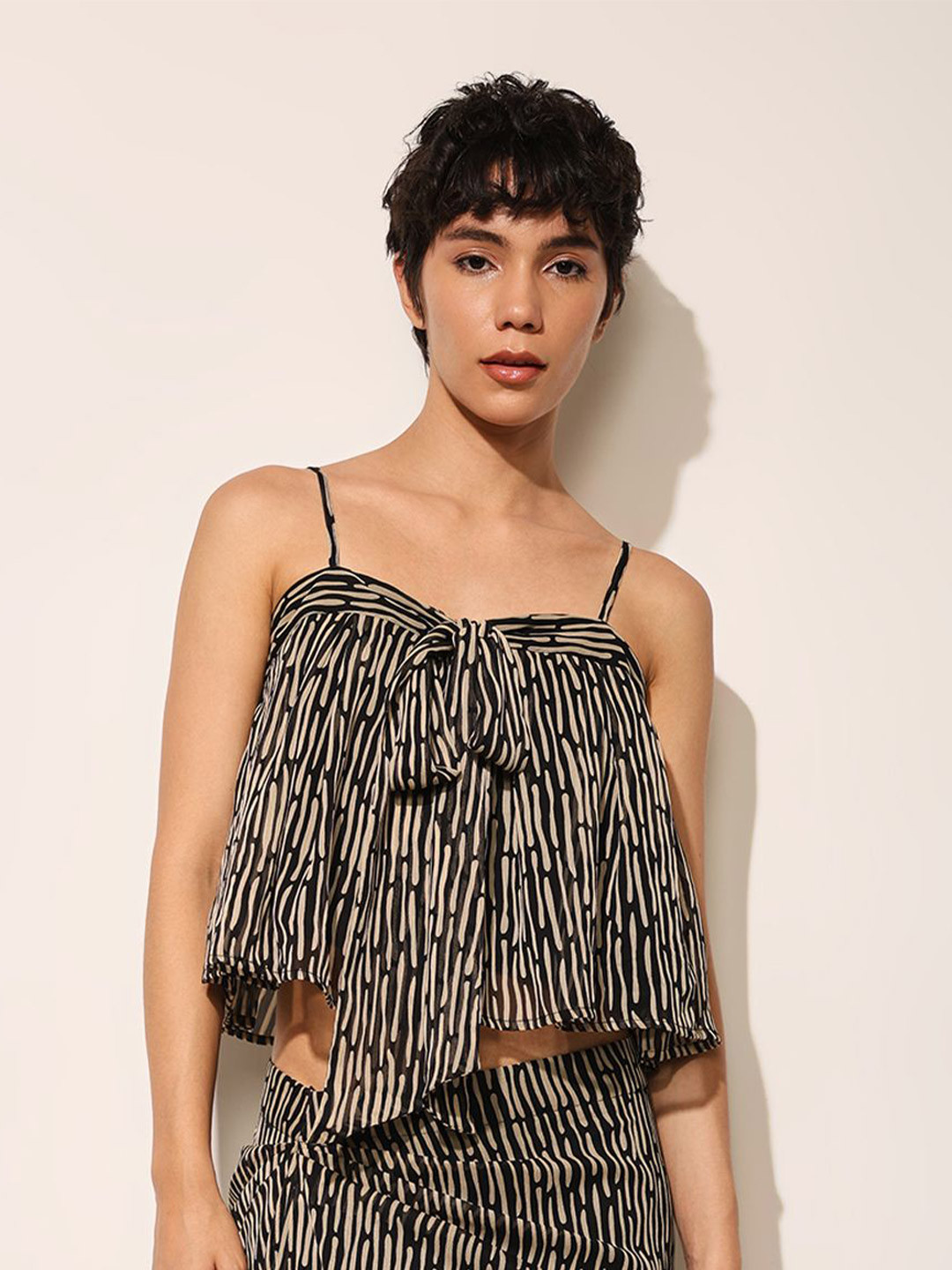 ONLY Women Abstract Printed Tie-Ups Sweetheart Neck Crop Top