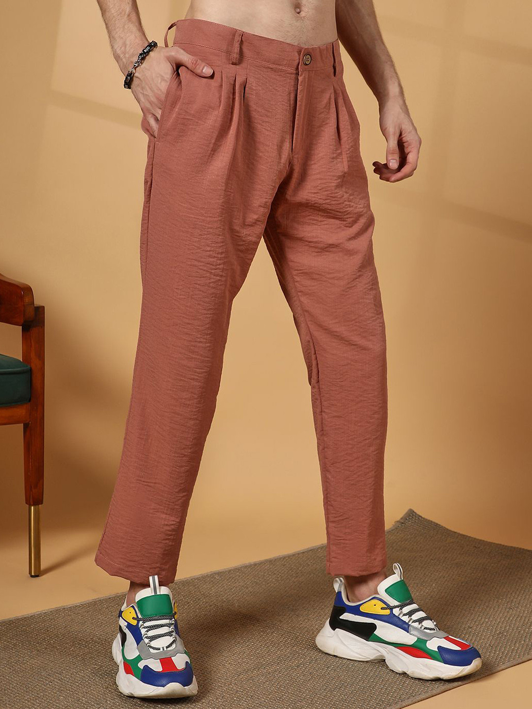 Campus Sutra Men Tailored Regular Fit Pleated Crinkled Trousers