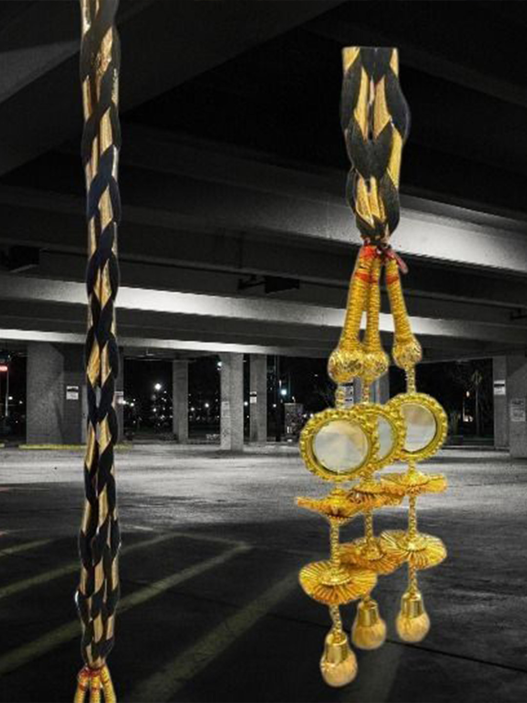 CARAPACE Women Embellished Tasselled Hair Paranda