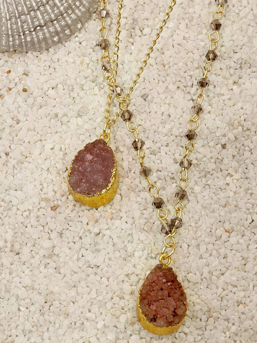 Evteraa Brass Gold-Plated Evetraa Captivating Essence Agate Studded Necklace