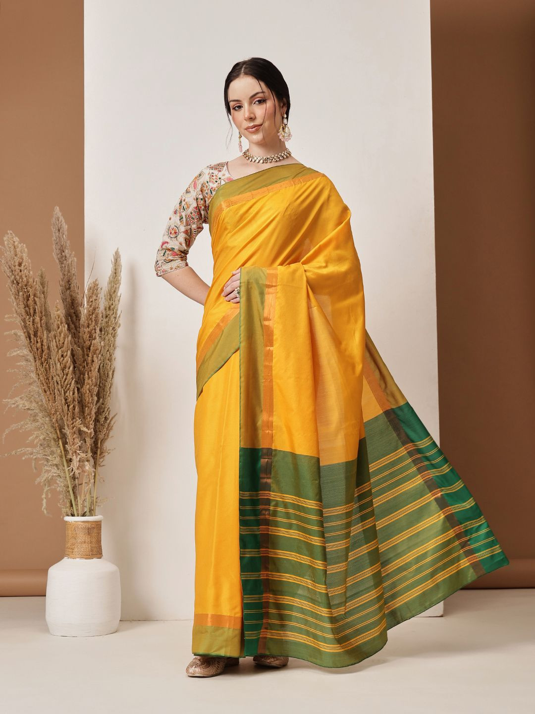 DIVASTRI Uppada Pattu Banarasi Saree