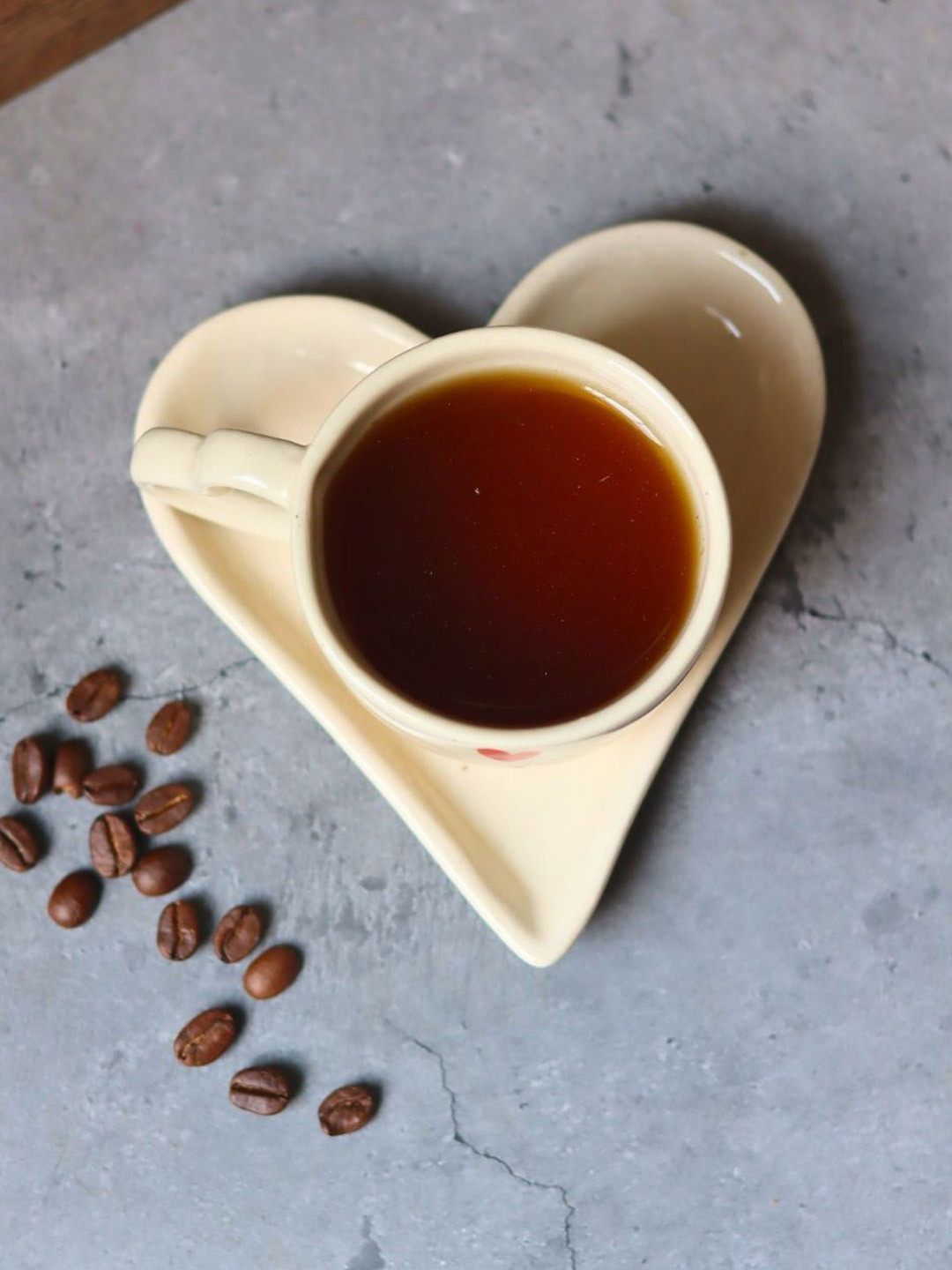 WEAVING HOMES White & Red 2 Pieces Ceramic Valentino Mug & Dessert Plate-130 ml