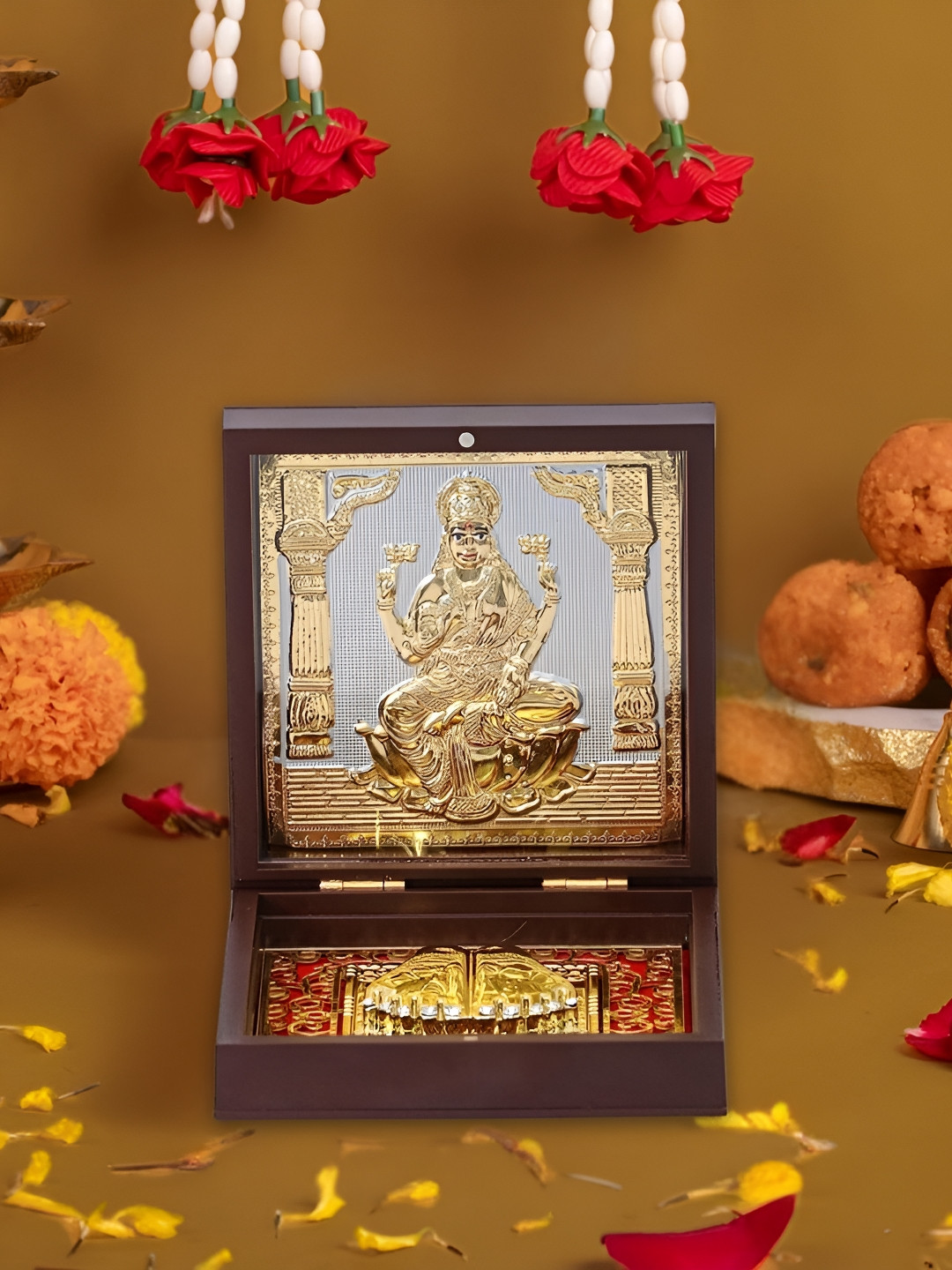 HOUSE OF WEMY Brown & Red Goddess Lakshmi Religious Foot Prints
