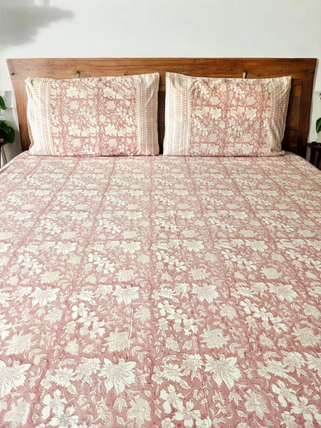 Feels Like Home Pink & White Floral 300 TC Cotton King Bedsheet Set 2.74 m x 2.74 m