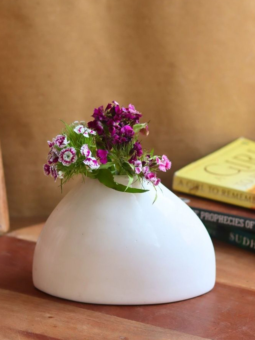 WEAVING HOMES White Chic Minimal Ceramic Vase