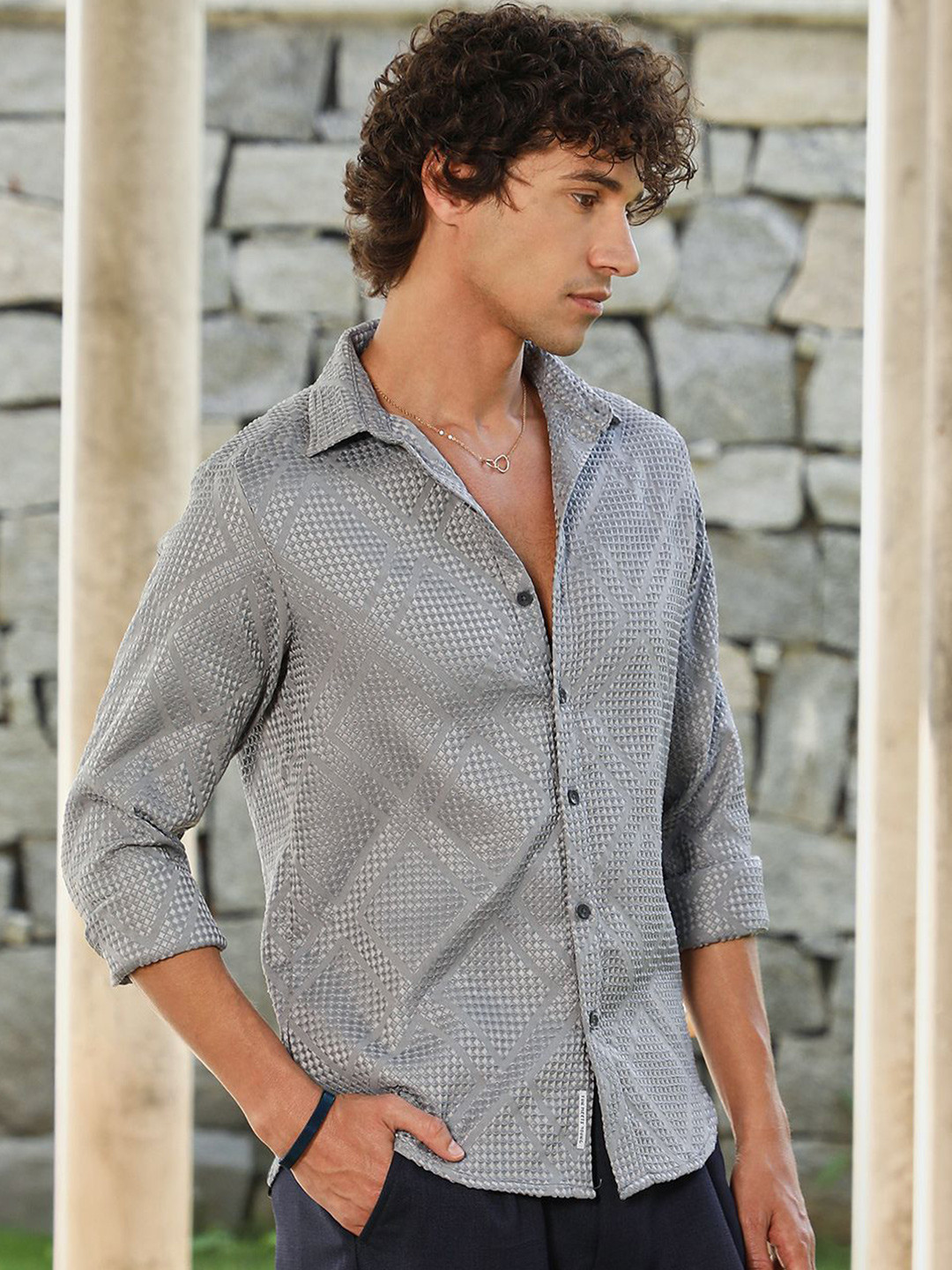 Campus Sutra Men Shard-Tactile Textured Classic Regular Fit Casual Shirt