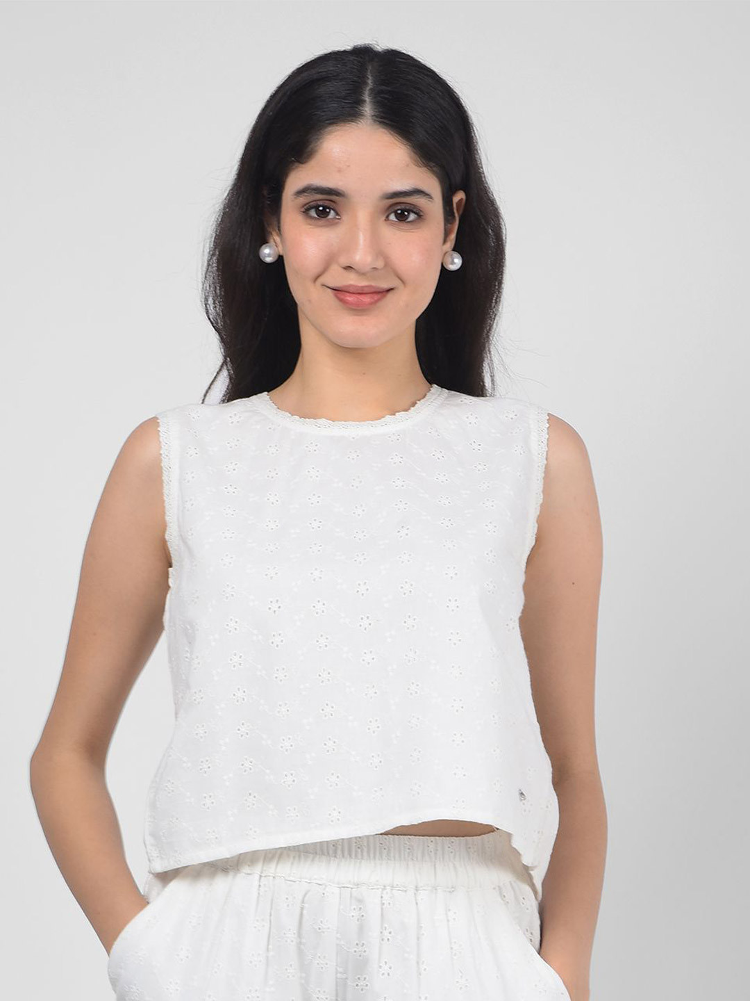 Numero Uno Women Floral Embroidered Round Neck Crop Top