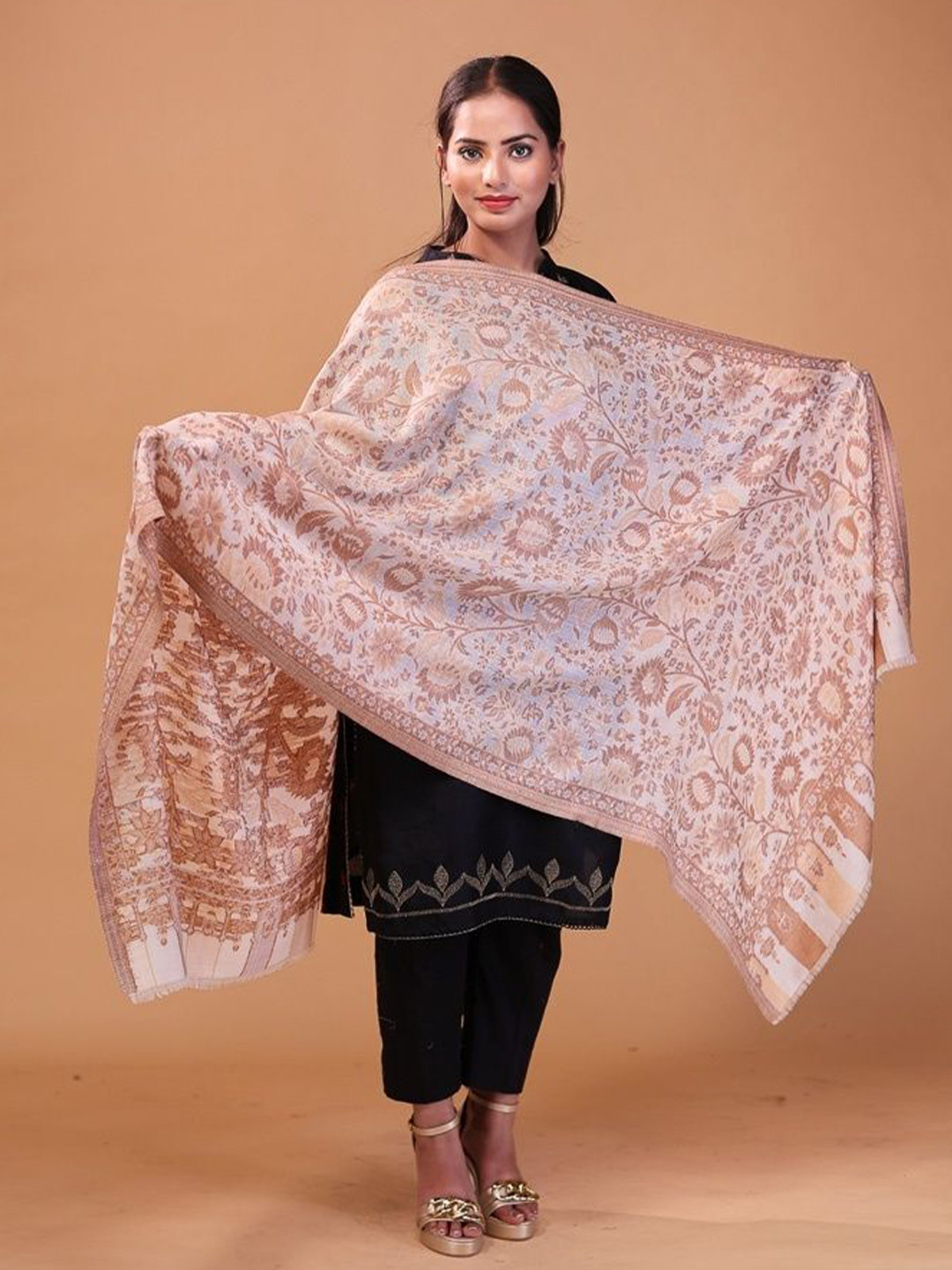 THE SHAWL STUDIO  Sunflower Kani Woven Design Shawl