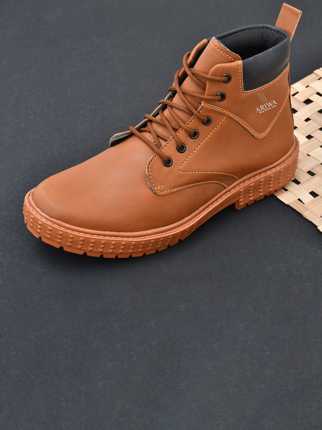 ARIWA Men Textured Casual Chunky Boots