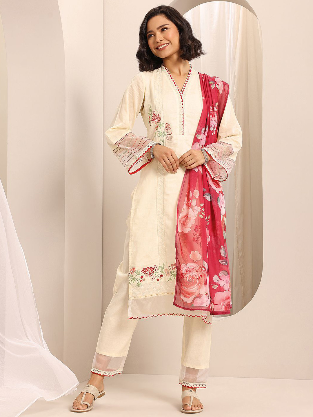 Libas Women Floral Embroidered Kurta with Trousers & With Dupatta