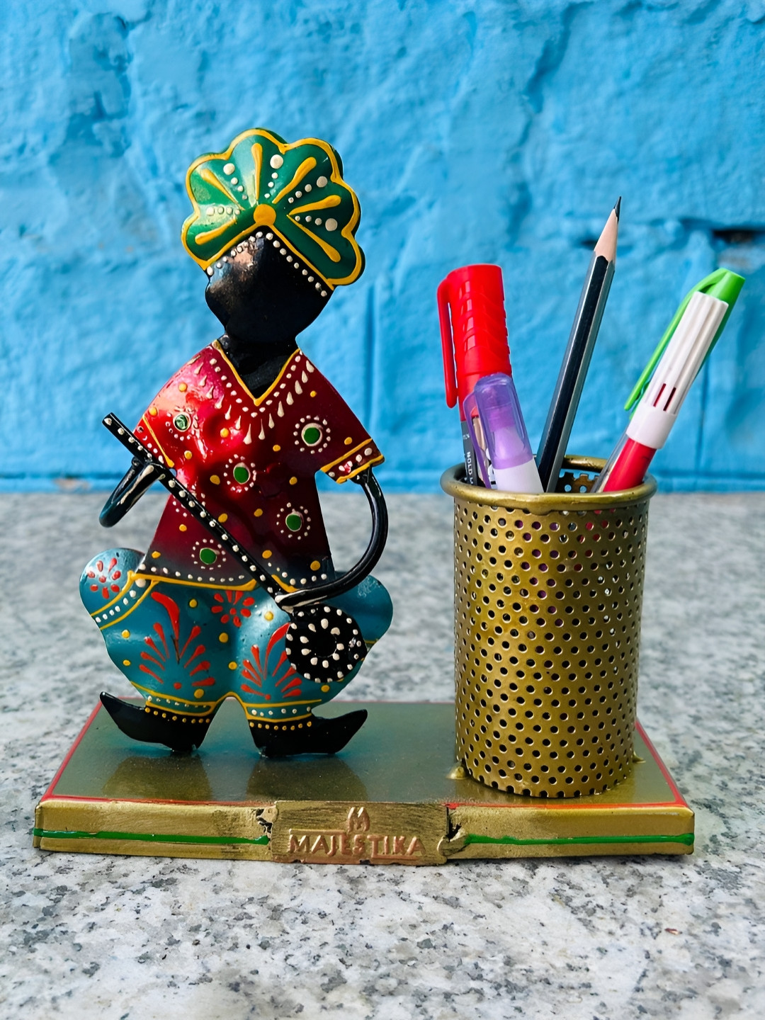 MAJESTIKA Multicoloured Iron Metallic Living Room Small Showpiece - 7.5 Inches