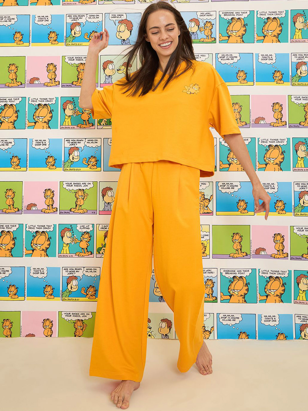 Sweet Dreams Women Cartoon Characters Printed Top Pyjamas Night suit