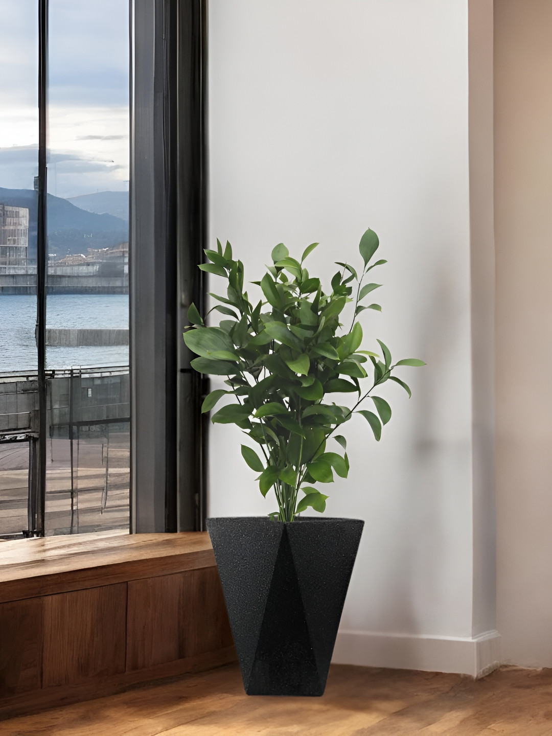 Go Hooked Decorative Planter & Indoor Outdoor  Flower Pot Diamond 24