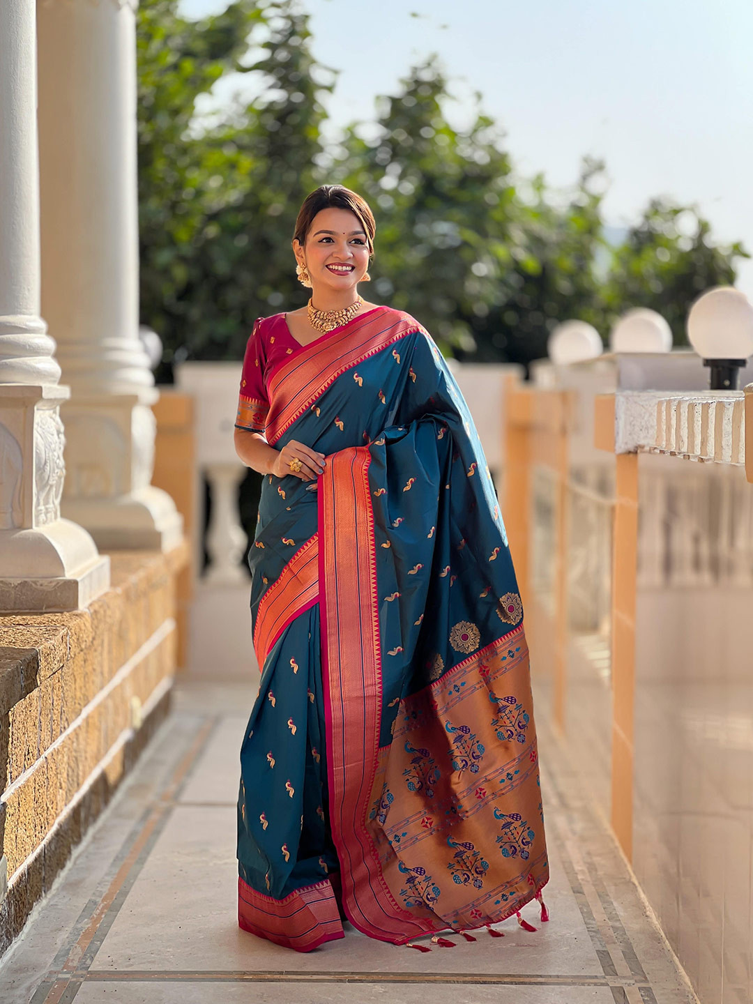 VARNI FABRICS Floral Zari Paithani Saree