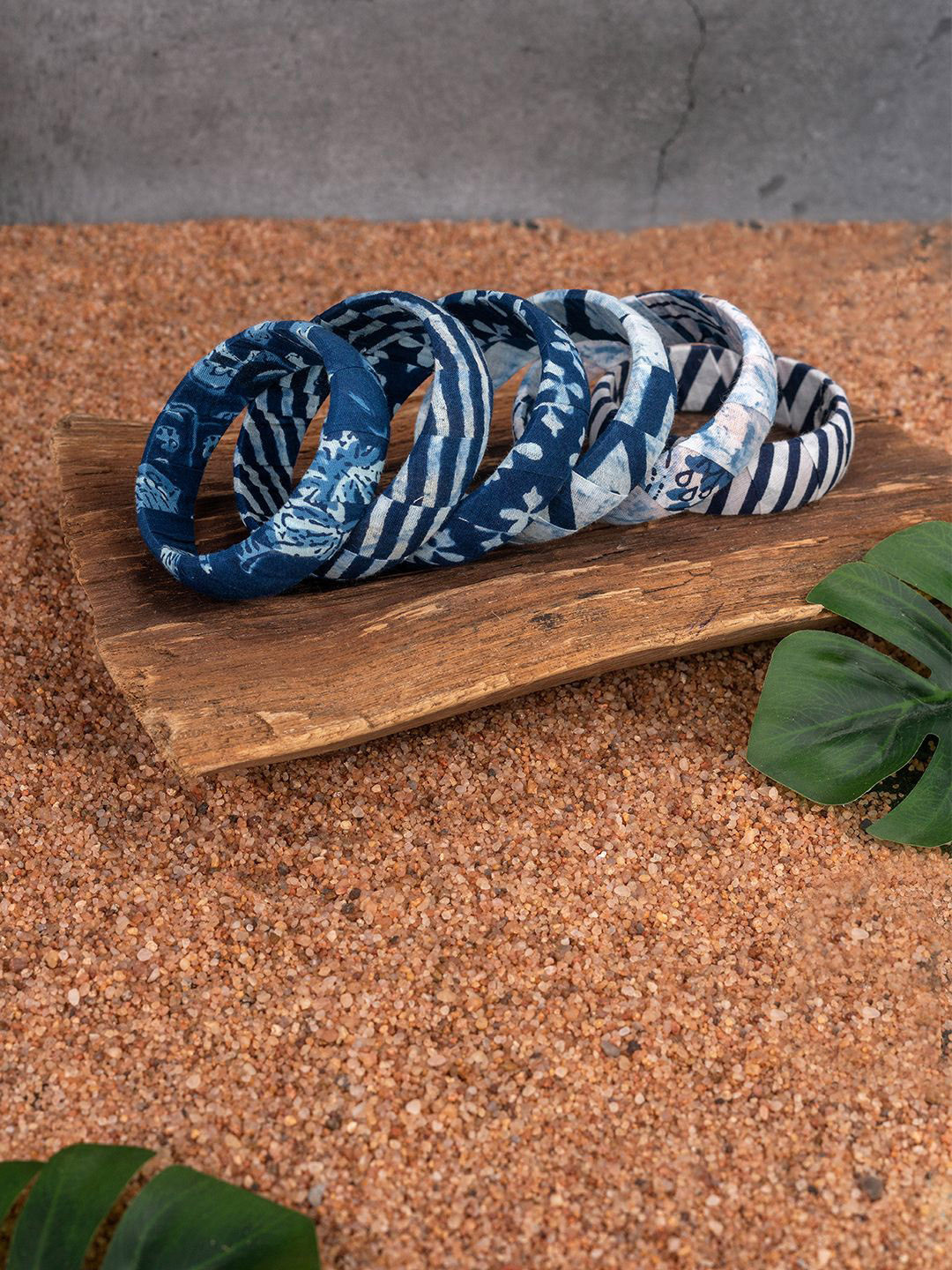 Taasha Craft Set Of 6 Printed Bangles