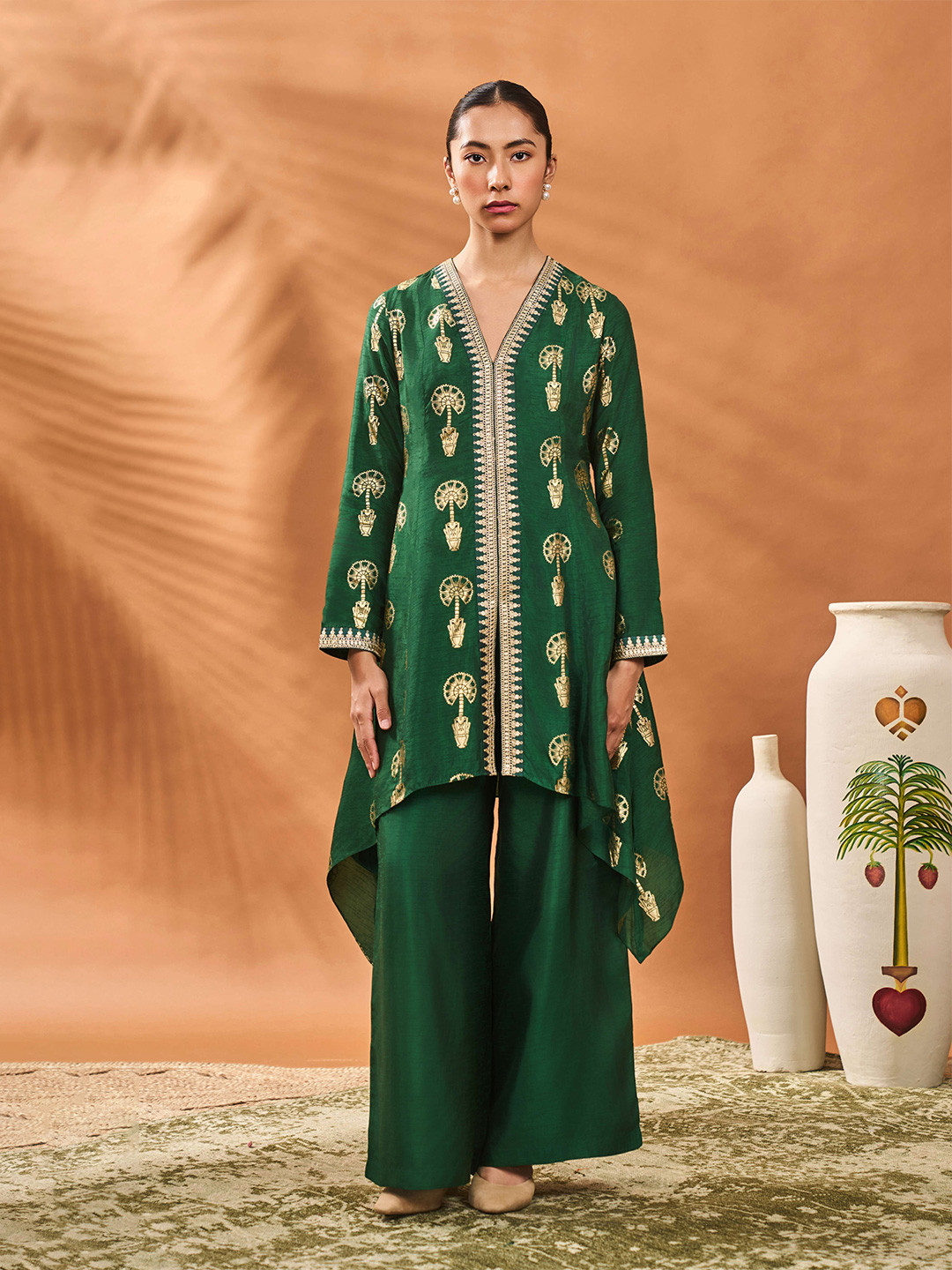 Masaba Women Alina Cut Ethnic Motifs Printed Raw Silk Kurta with Trousers