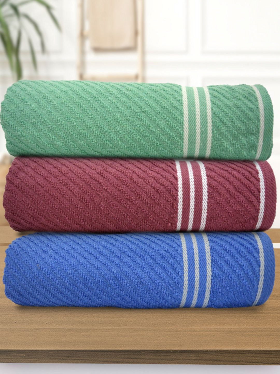 Myntra Elegant Homes Blue And Red 3 Pieces Cotton 400 GSM Bath Towels