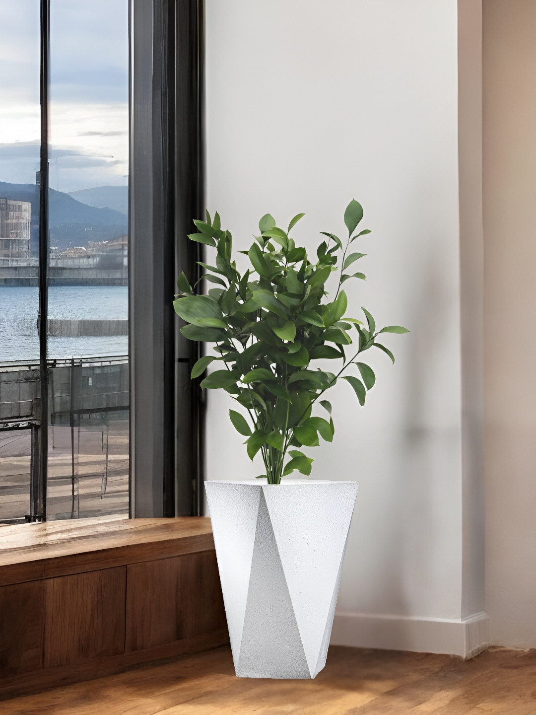 Go Hooked Decorative Planter & Indoor Outdoor  Flower Pot Diamond 24