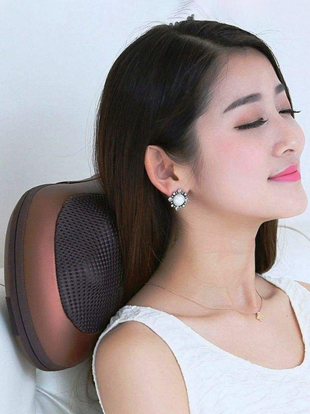 KINDRED Neck & Back Massager Pillow With Heat Deep Tissue Kneading Massage Cushion