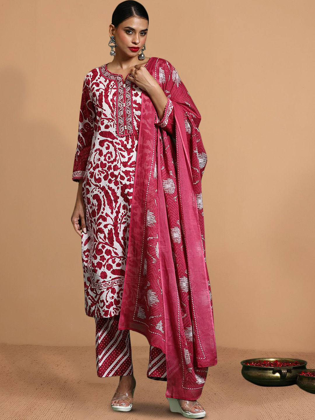 House of Pataudi Women Printed Kurta Set
