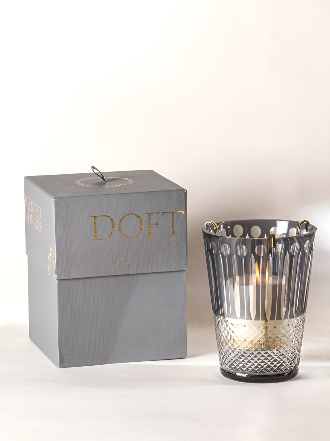 DOFT CANDLES Royal Hurricane 2 Wick White Amber & Tonka Abstract Jar Candles