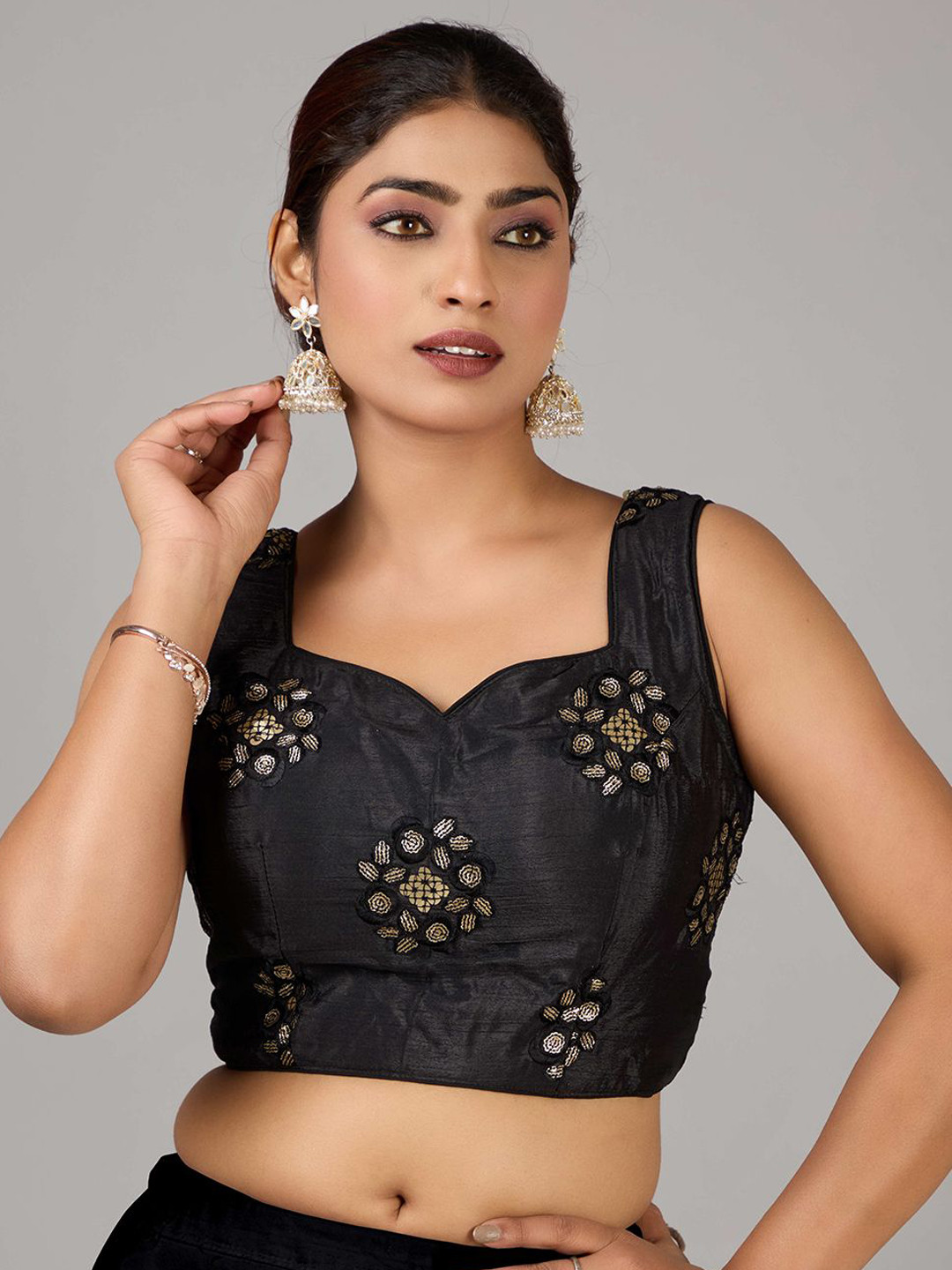 Ethnovog Embroidered Sweet Heart Neck Saree Blouse