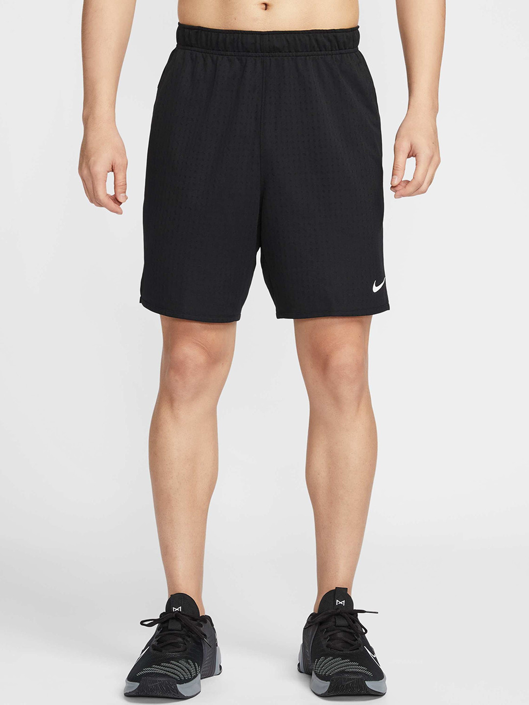 Nike Totality Breathe Men Mid Rise Regular Fit Regular Shorts