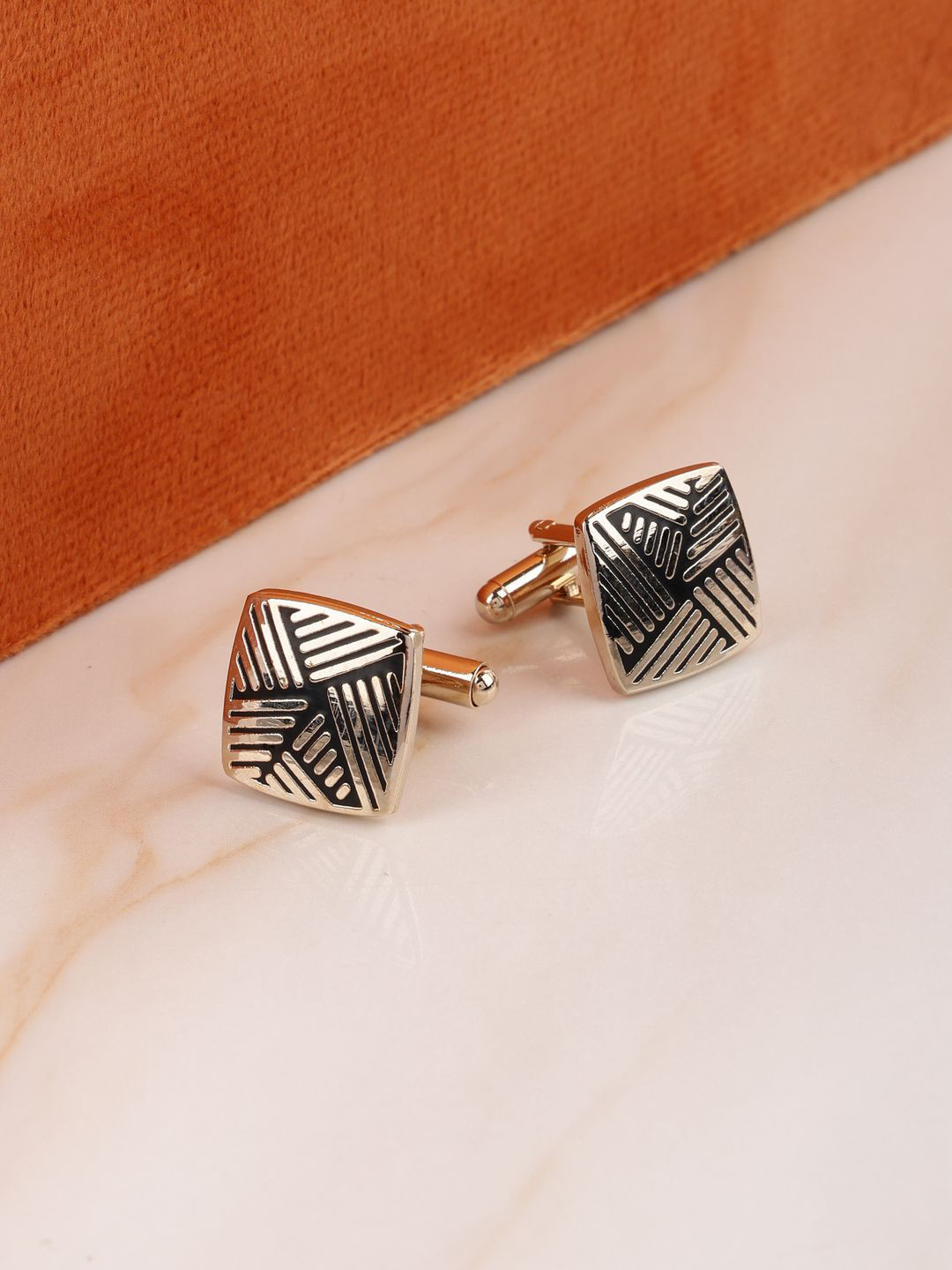 Alvaro Men Diamond Shaped Castagnino Cufflink