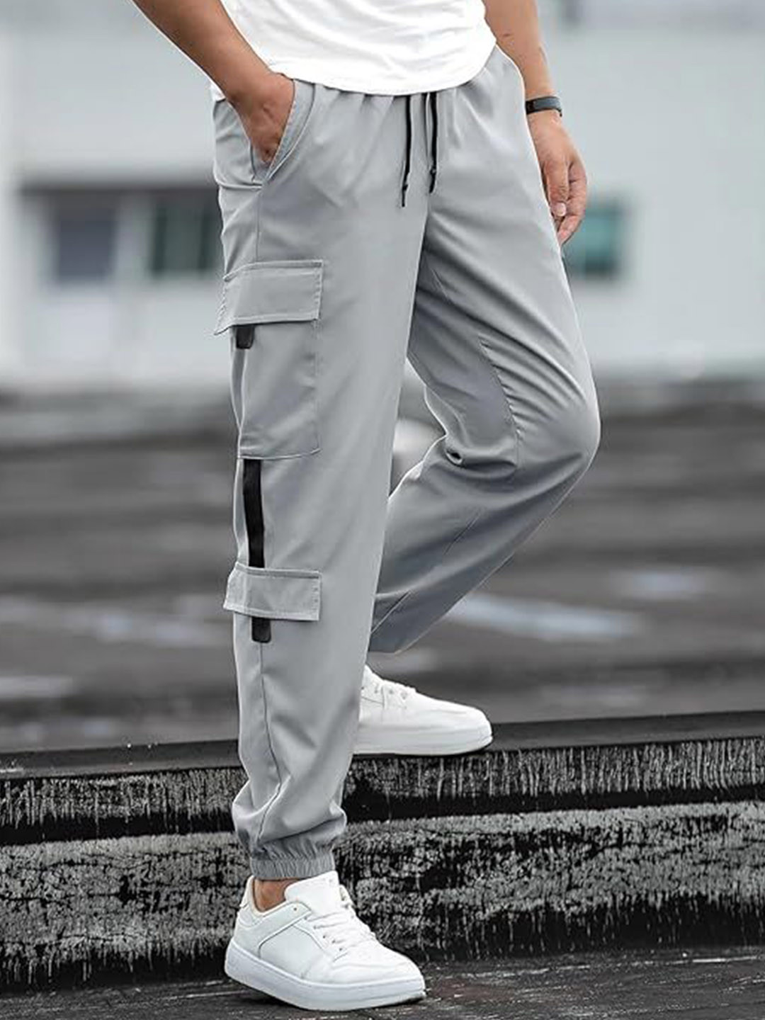 R.Code by The Roadster Life C Men Regular Fit Mid-Rise Lycra Cargos