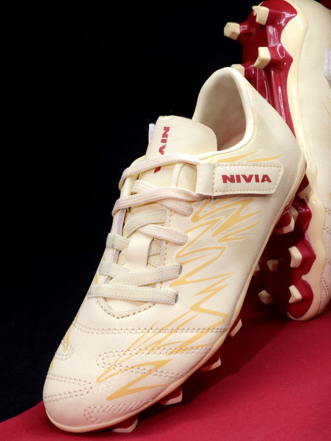 NIVIA Encounter Boys Football Non-Marking Shoes