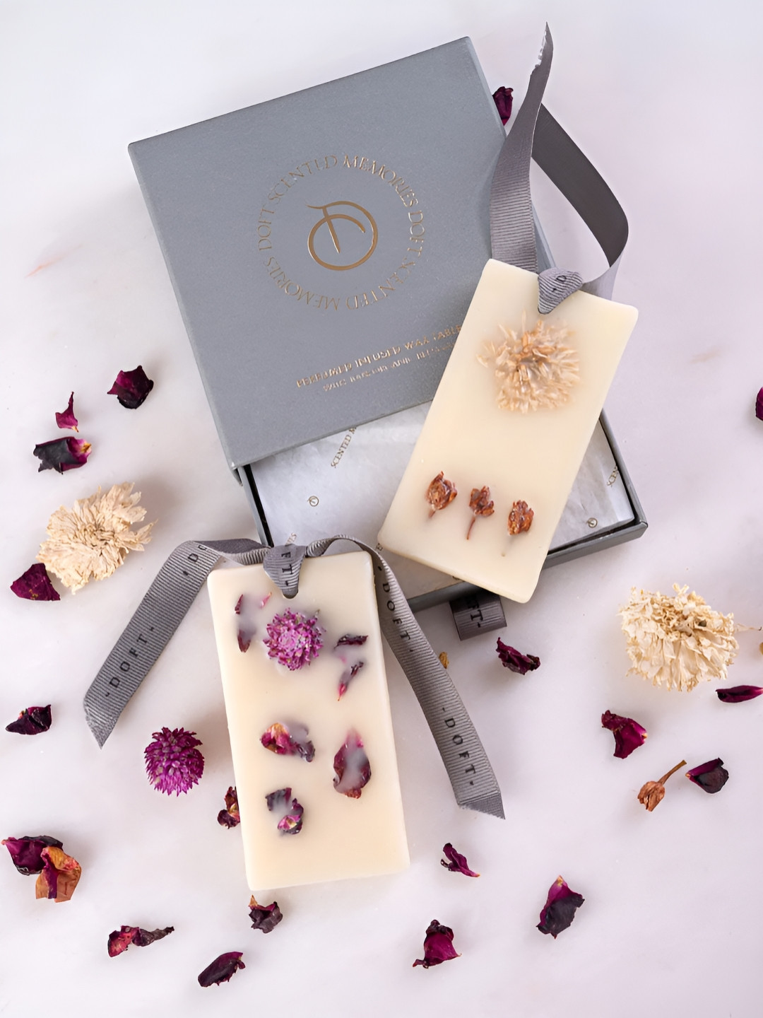 DOFT CANDLES 2Pcs Scented 1 Wick Flower Blossom Solid Rectangle Regular Hanging Candles