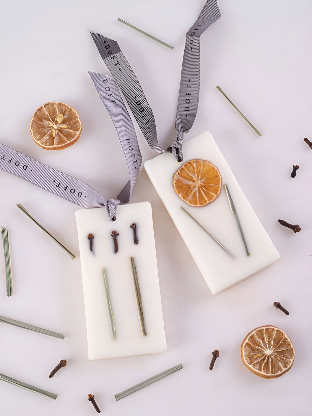 DOFT CANDLES 2Pcs 1 Wick Lemongrass & Clove Solid Rectangle Regular Hanging Candles