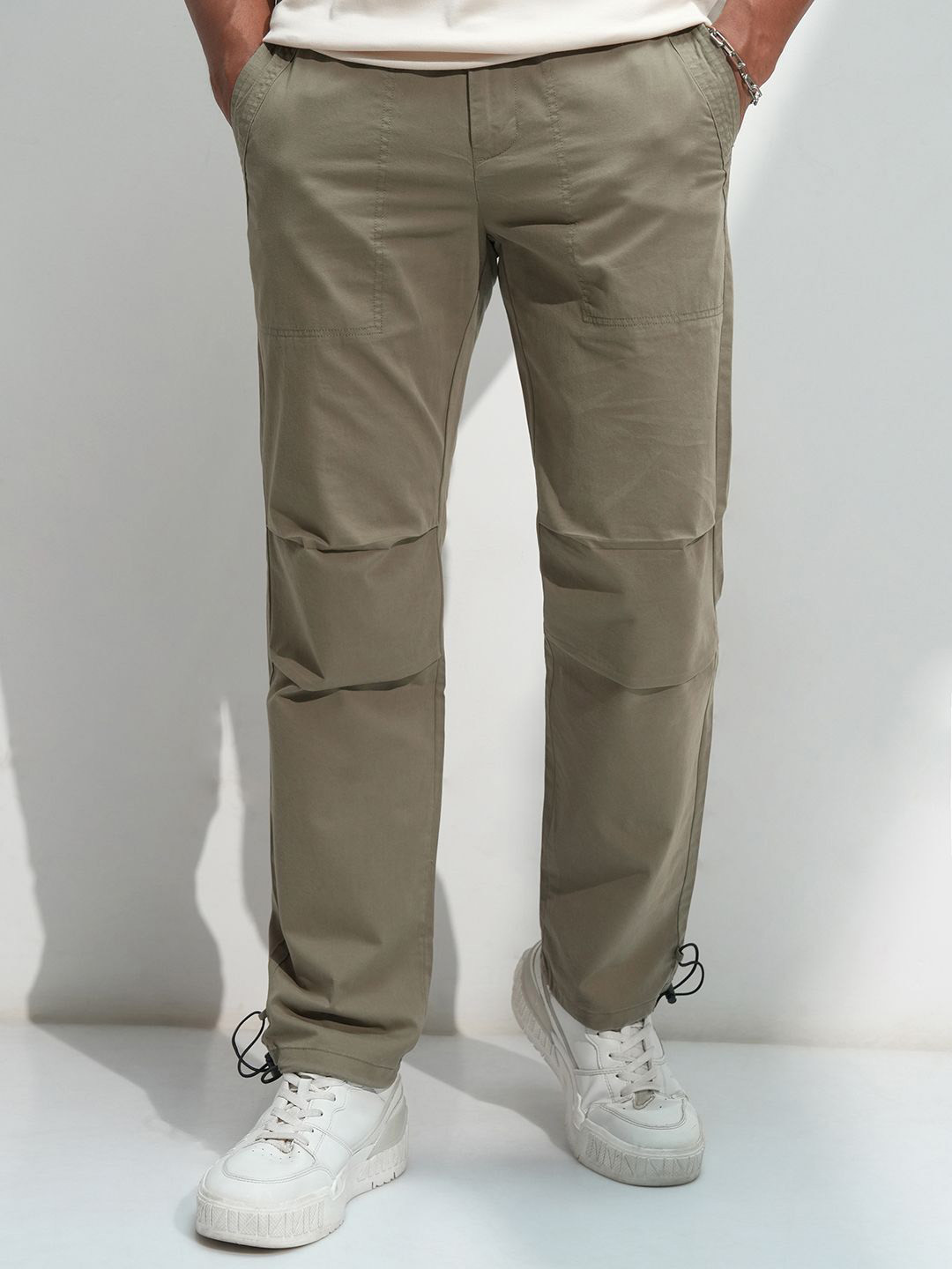HIGHLANDER Men Straight Fit Trousers