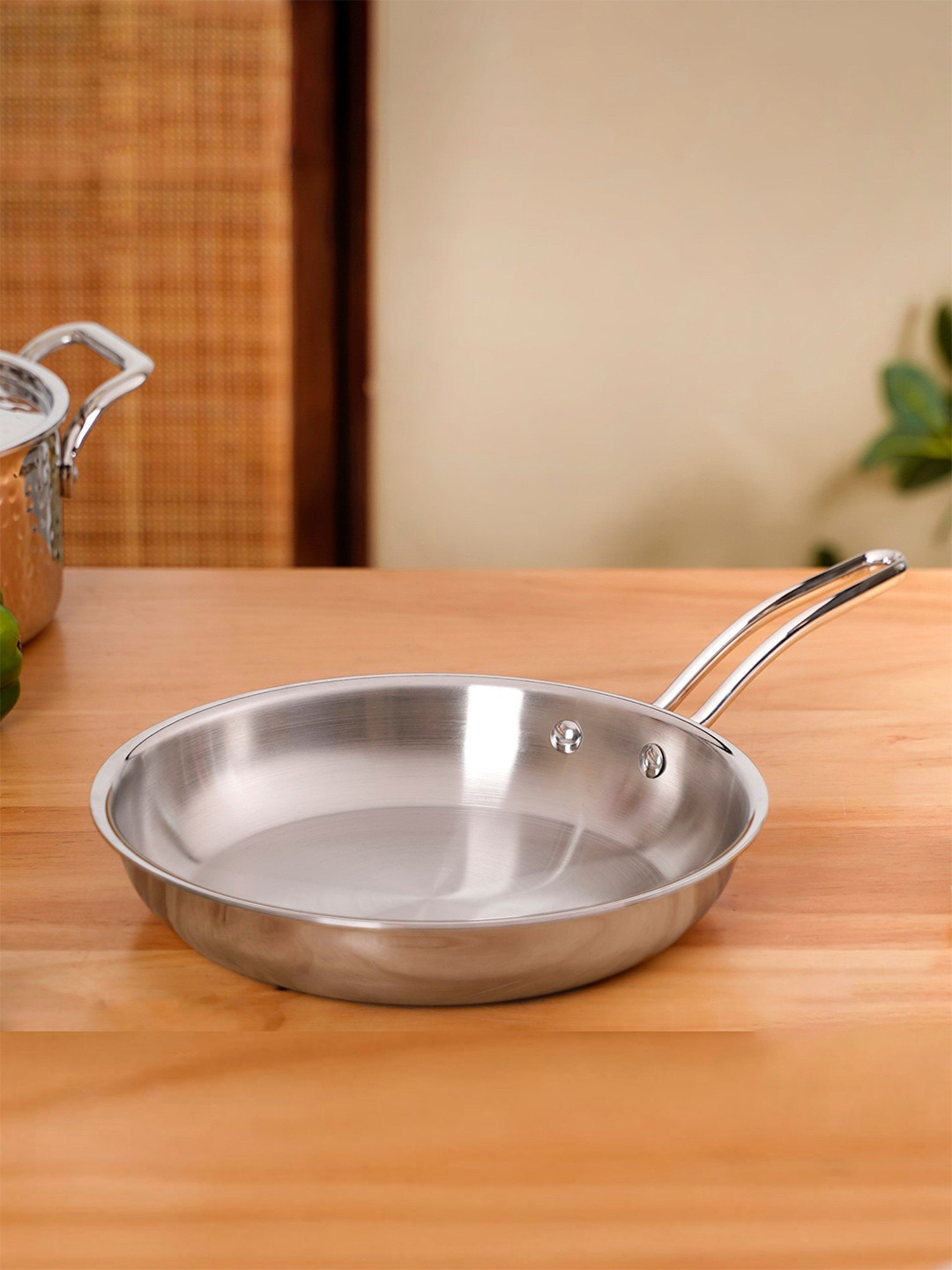 Nestasia Unisex Silver Pan
