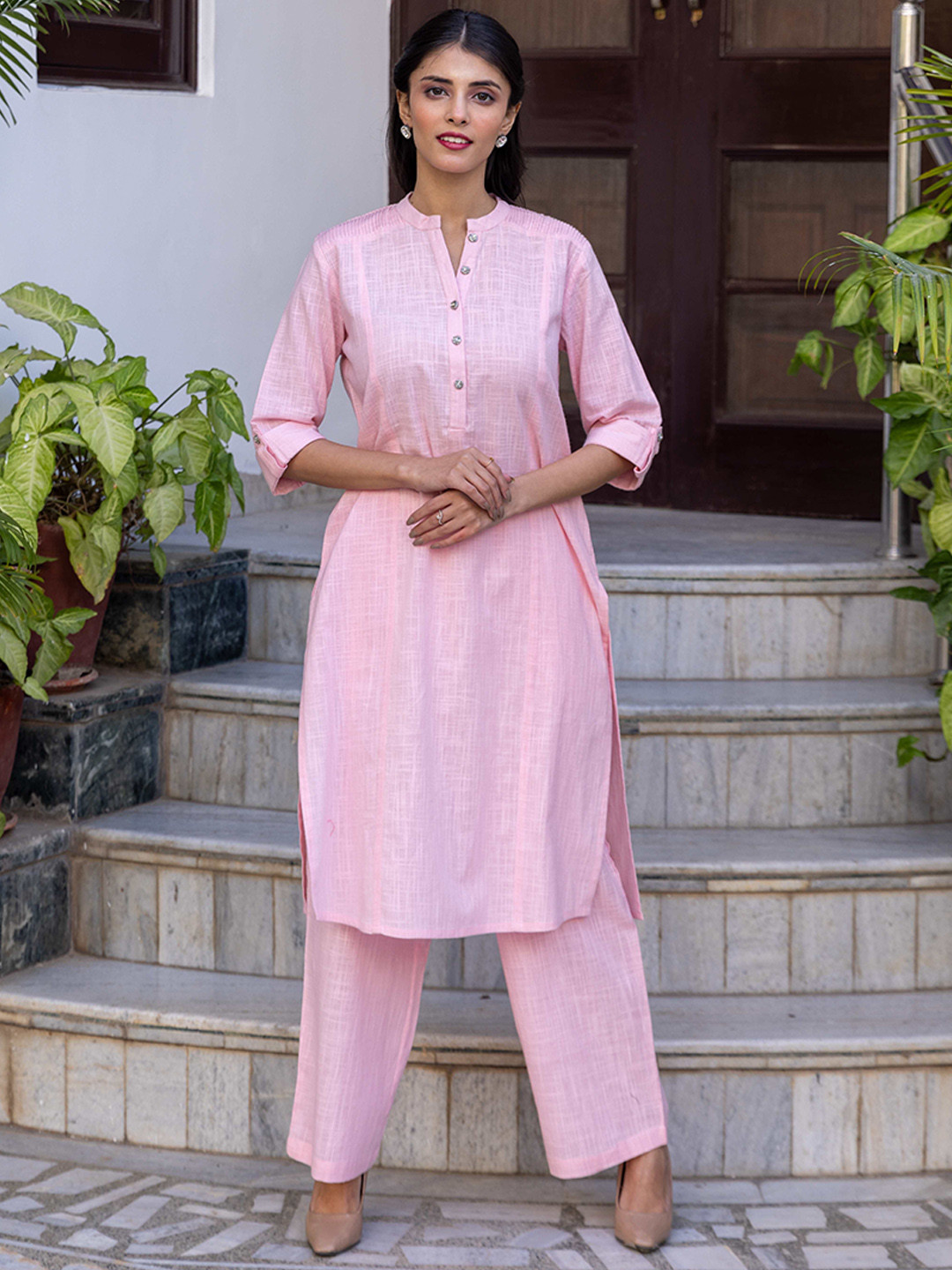 INAAYA JAIPUR Solid Mandarin Collar Straight Kurta With Trousers