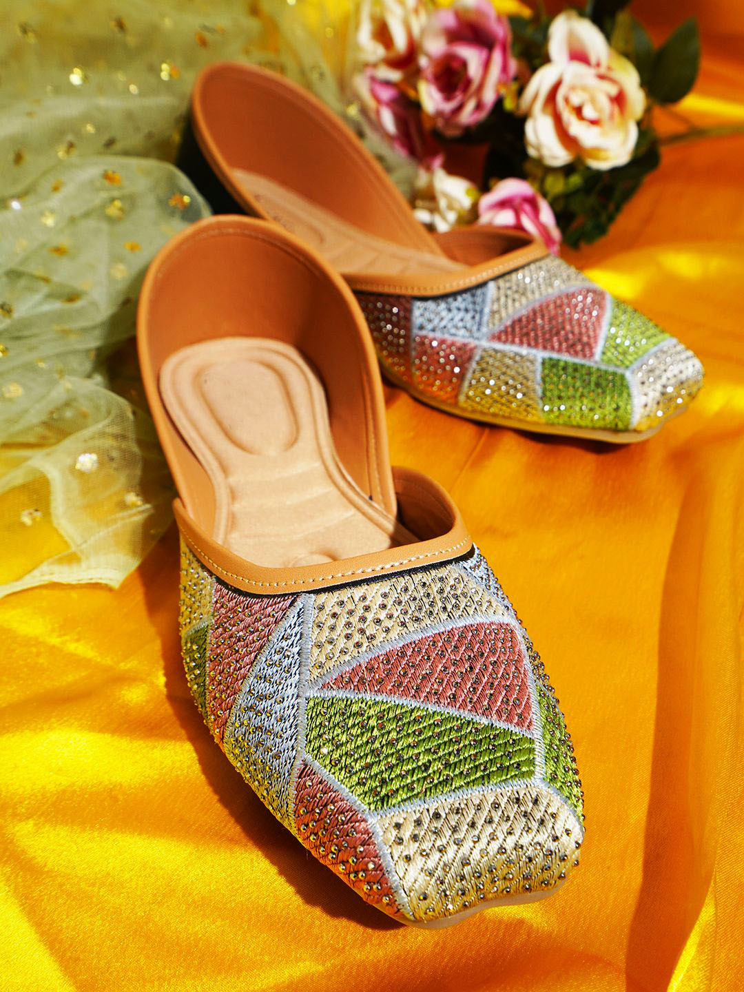 Froh Feet Women Embellished Ethnic Mojaris Flats