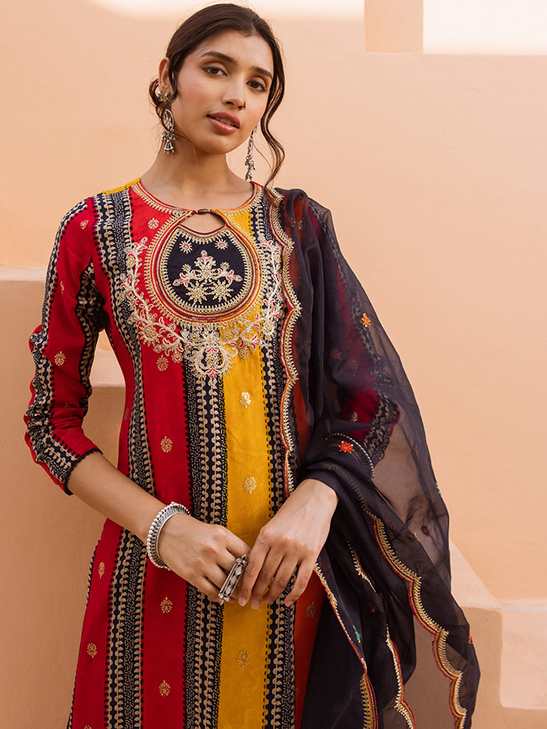 Sangria Foil Women Printed Straight Kurta & Divider Palazzo With Dupatta