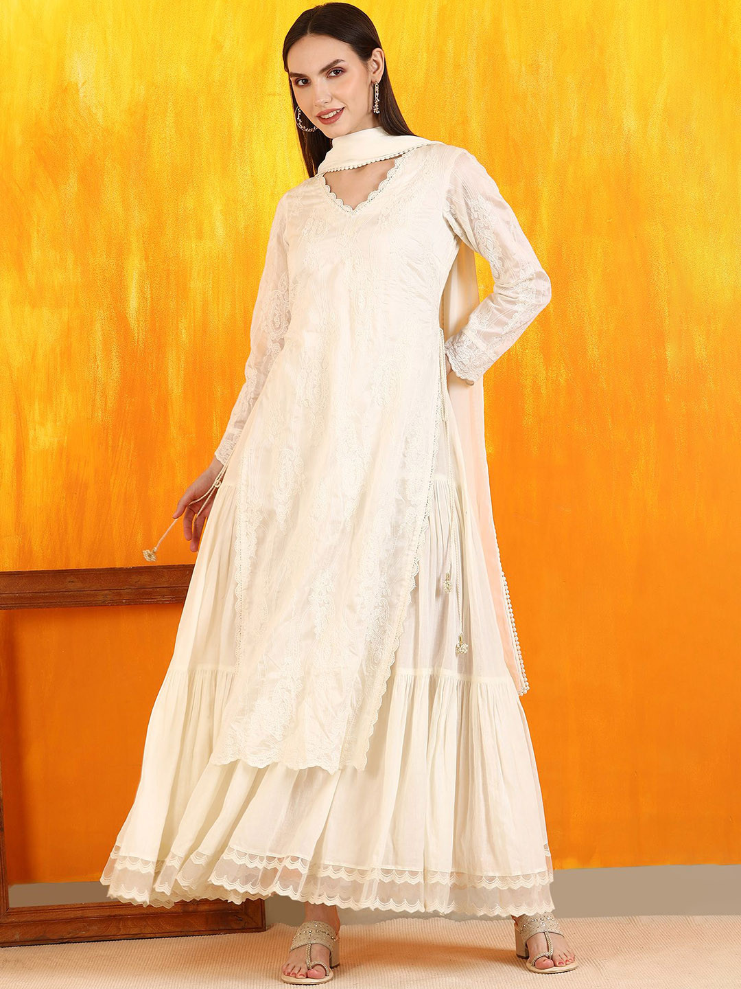 WISHFUL Embroidered Long Sleves Kurta & Trousers With Dupatta