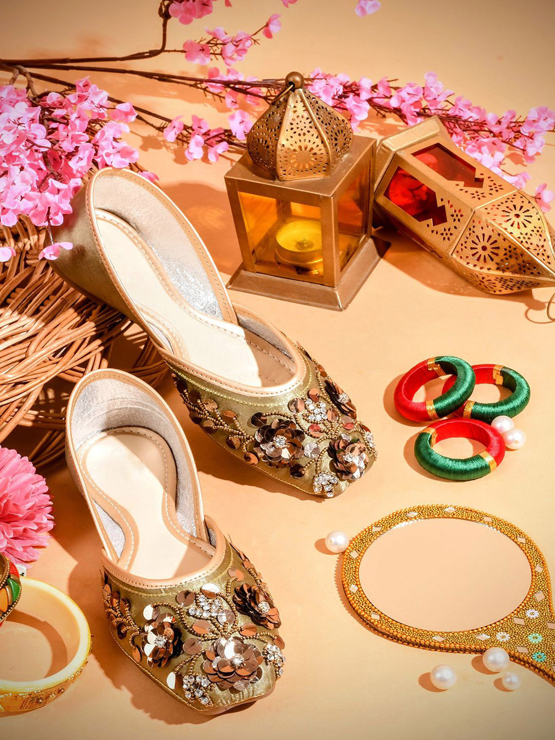 Froh Feet Women Ethnic Embellished Mojaris