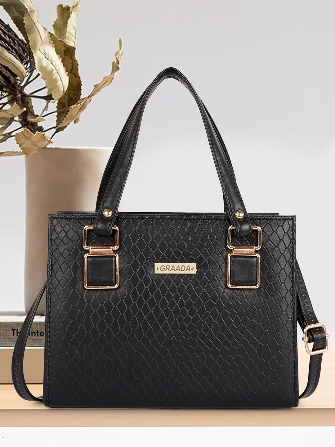 GRAADA Women Textured Structured Leather Handheld Bag