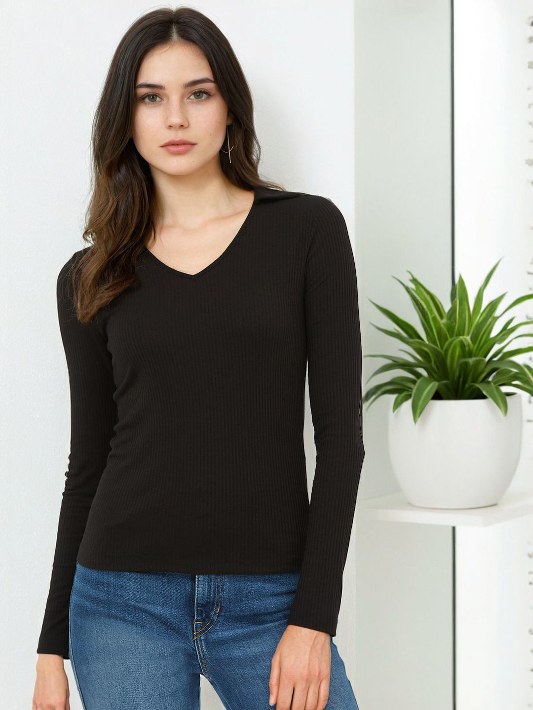 Stylecast X Slyck Women Solid V-Neck Regular Sleeves Fitted Top