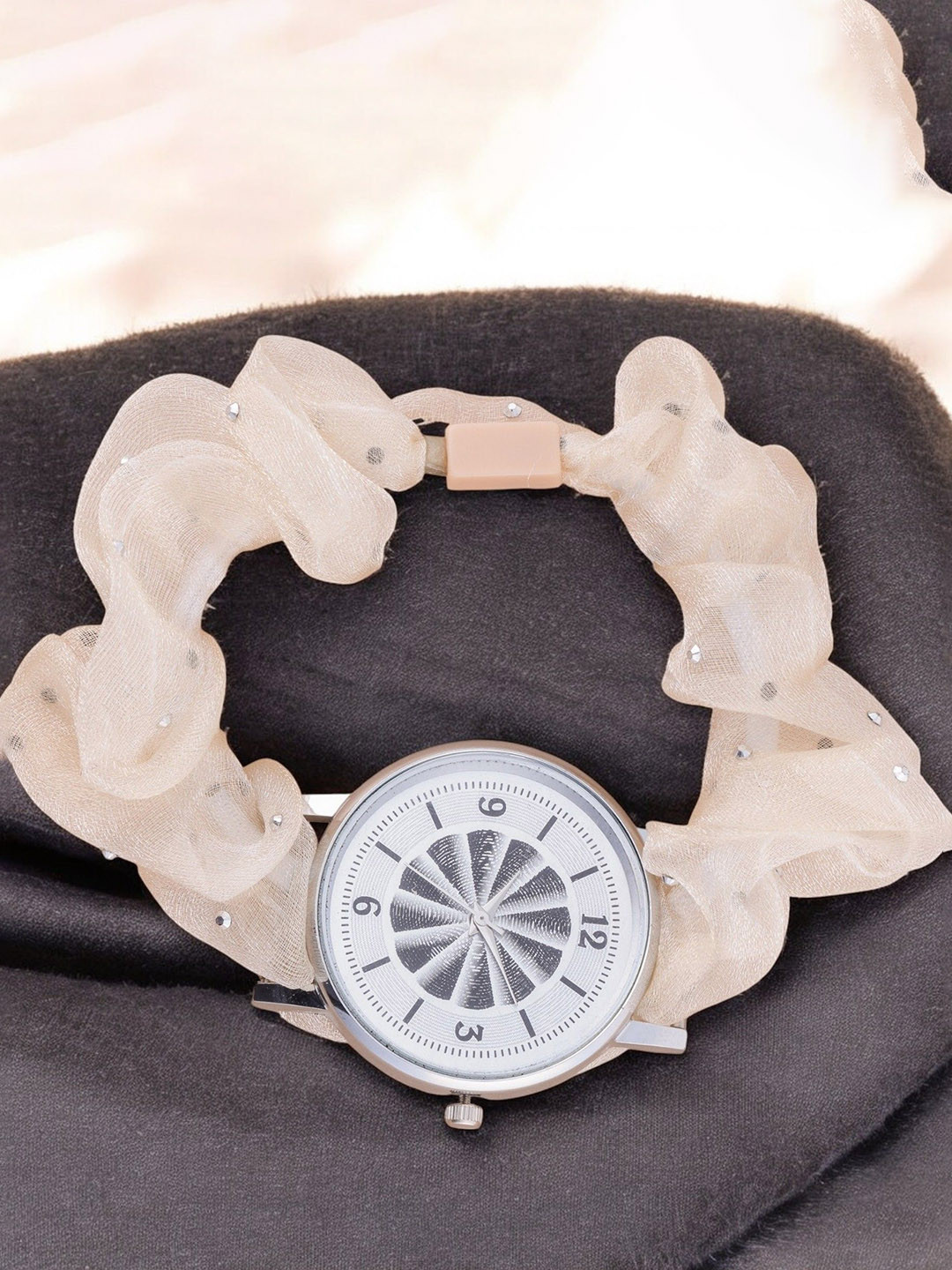 SZN Women Dial & Straps Analogue Watch Galaxy cream