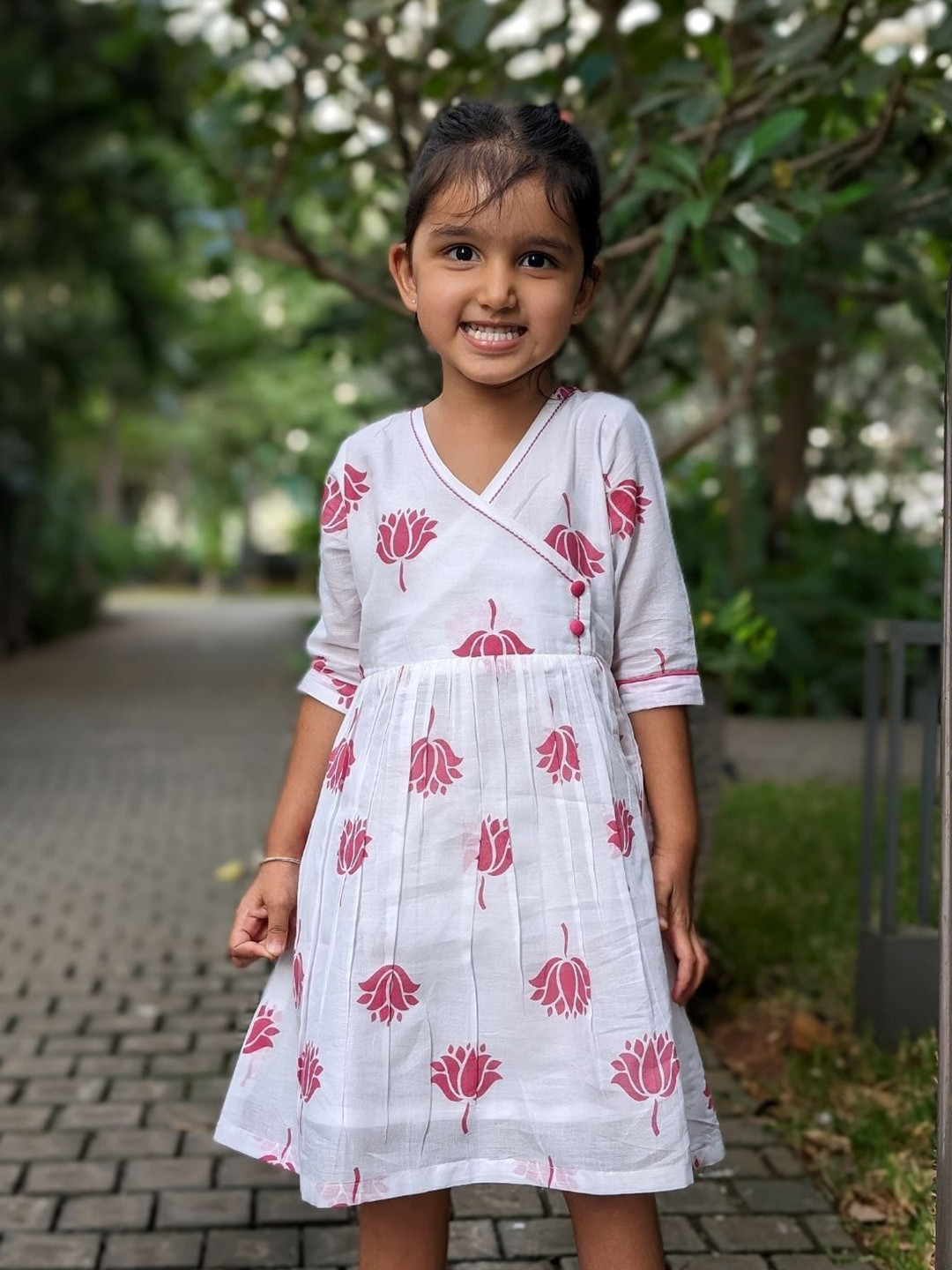Tura Turi Girls Floral Printed Cotton Cape Sleeves Fit & Flare Knee Length Dress