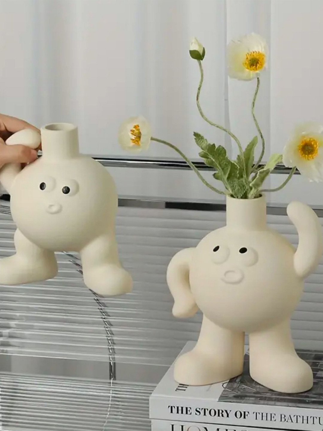 ArteCasa Beige Textured Big Feet Flower Vases