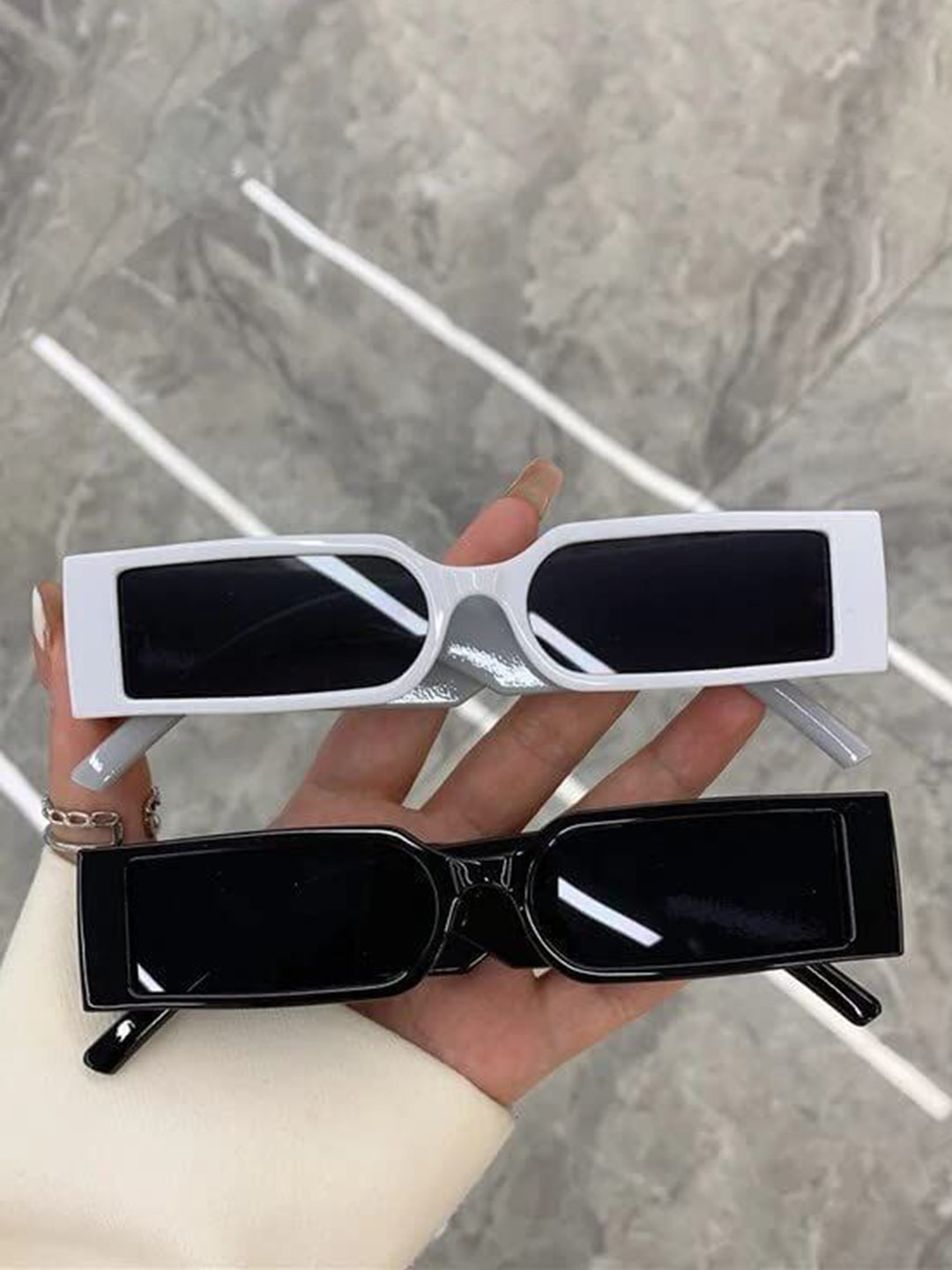 Arzonai Unisex Fashion with UV Protected Lens MC-STAN-WHITE-BLACK Sunglasses