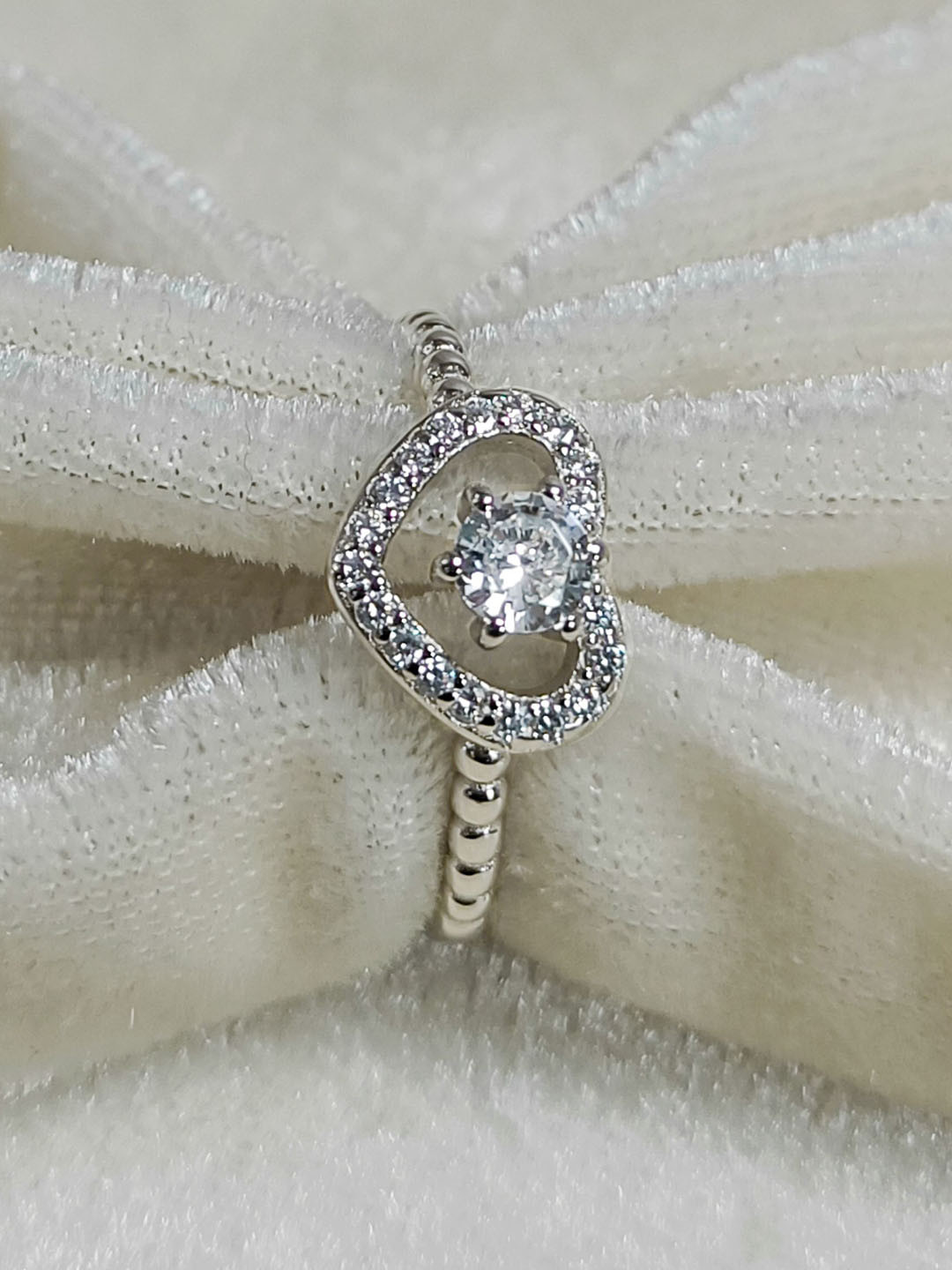 INARI SHINES 925 Silver Rhodium-Plated CZ Studded Adjustable charming Heart Finger Ring