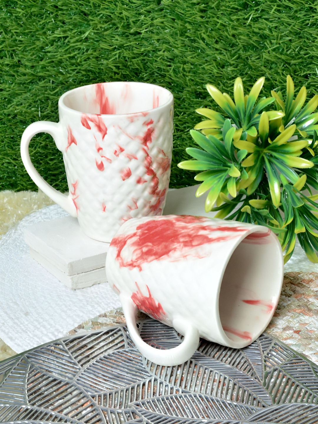 Myntra Elegant Homes Bow & Jingle White Textured Ceramic Handmade 2 Piece Mugs-300ml