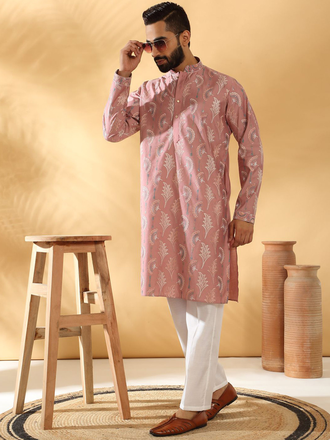 KRAFT INDIA LUXE Floral Embroidered Sequinned Mandarin Collar Kurta With Trousers