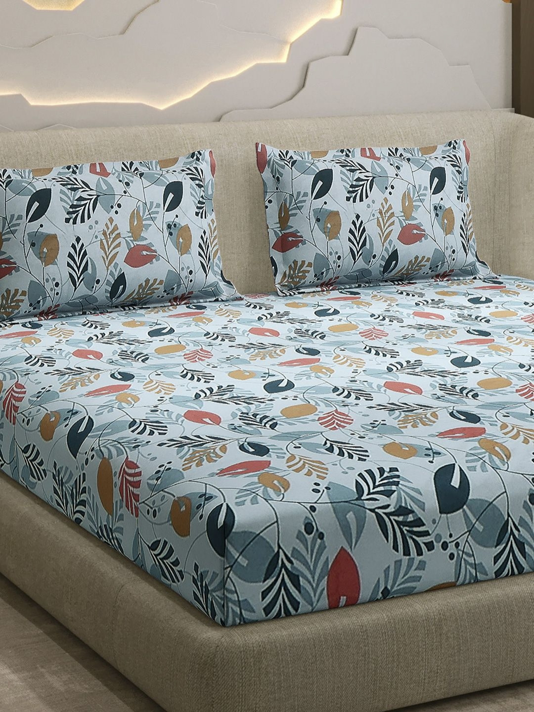 Monte Carlo Blue & Red Floral Printed Cotton 104 TC Queen Bedsheet Set 2.24 cm x 2.54 cm